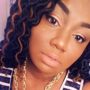 Meet your Posher, Alesha